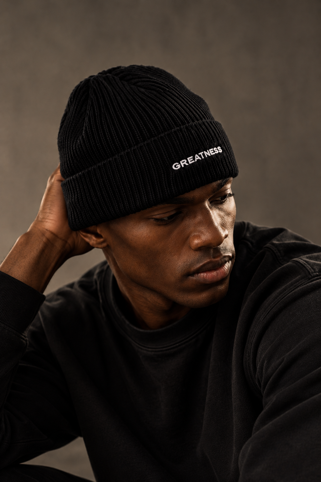 Berretto beanie a coste GREATNESS Essential indossato, foto editoriale
