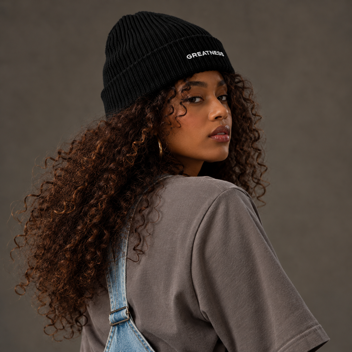 Berretto beanie a coste GREATNESS Essential indossato, foto editoriale
